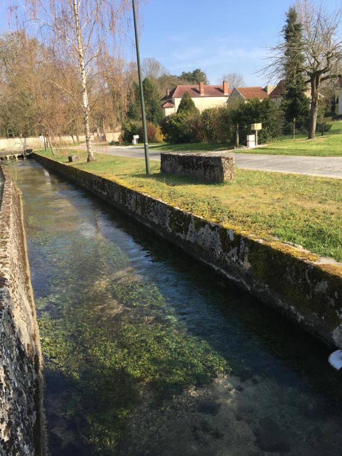 La Maisonnette Dintevilloise Dinteville Buitenkant foto